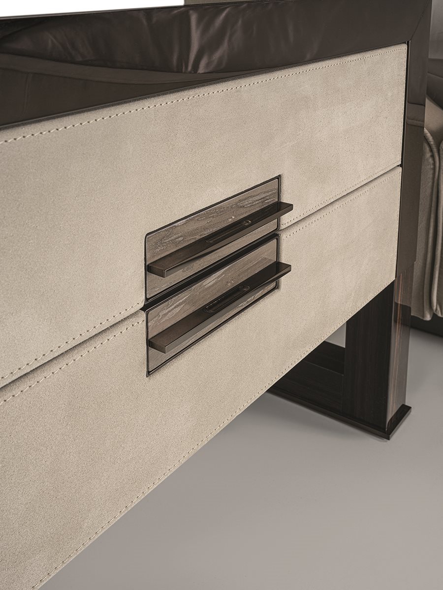 Тумбочка Фабрика LONGHI Orwell bedside table 